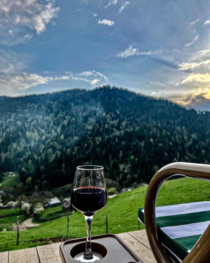 Mitarbi Silence - Cozy Holiday Cottages In Mountains بورجومي المظهر الخارجي الصورة