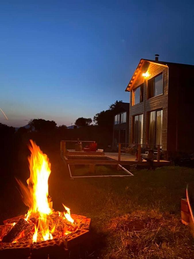Mitarbi Silence - Cozy Holiday Cottages In Mountains بورجومي المظهر الخارجي الصورة