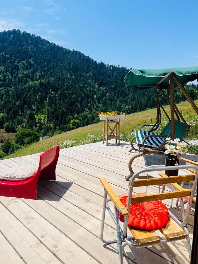 Mitarbi Silence - Cozy Holiday Cottages In Mountains بورجومي المظهر الخارجي الصورة